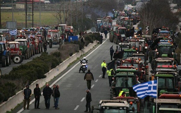 Οι αγρότες της Θεσσαλίας ετοιμάζονται για το μπλόκο της Νίκαιας