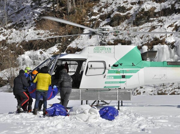 Ιταλία: Τέσσερις ορειβάτες σκοτώθηκαν μετά την αποκόλληση μεγάλης ποσότητας πάγου από βουνοπλαγιά