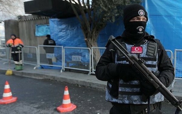 Τουρκία: Τρεις επιθέσεις στην Κωνσταντινούπολη εναντίον της αστυνομίας και του AKP