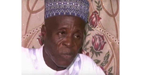 Πέθανε στα 93 του ο πολύγαμος Νιγηριανός που είχε διαταχθεί από δικαστήριο να χωρίσει 82 από τις συζύγους του
