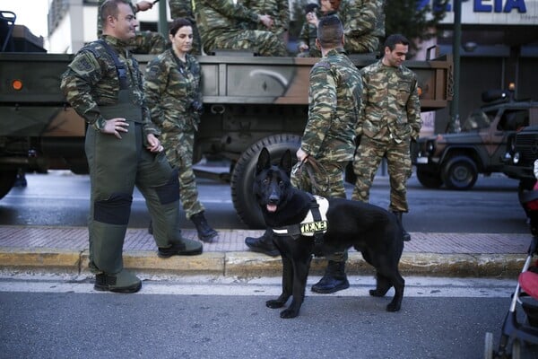 F-16, τανκς, εύζωνες και πεζοναύτες στην παρέλαση της 25ης Μαρτίου