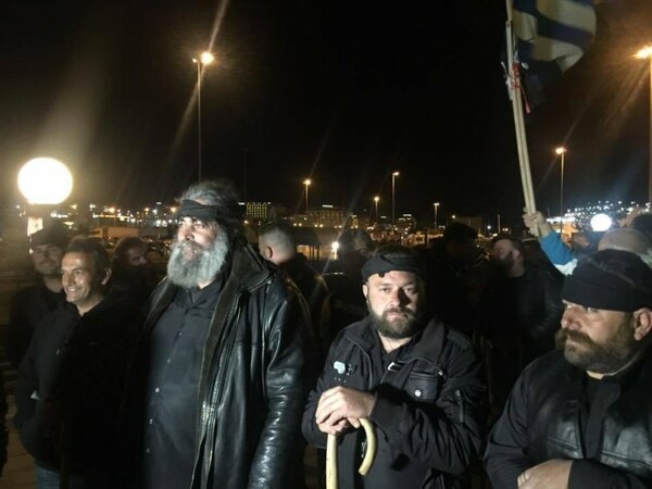 Οι Κρητικοί έρχονται - Οι αγρότες μπήκαν στα πλοία και κατευθύνονται στην Αθήνα