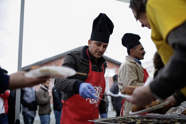 Το φαγητό ενώνει τους ανθρώπους στη Θεσσαλονίκη