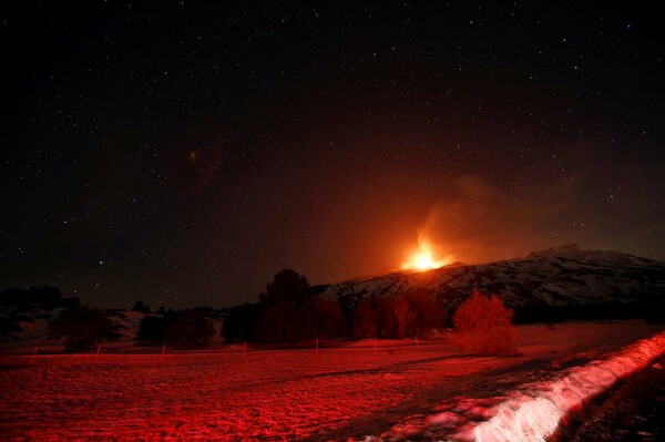 ​«Ξύπνησε» η Αίτνα, το μεγαλύτερο ενεργό ηφαίστειο της Ευρώπης
