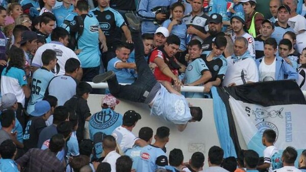 Αργεντινή: Οργή για το βίαιο θάνατο οπαδού που ρίχτηκε από εξέδρα (ΣΚΛΗΡΕΣ ΕΙΚΟΝΕΣ)
