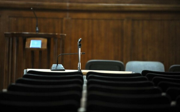 Την παραπομπή σε δίκη 17 κατηγορουμένων για την υπόθεση των «ιπτάμενων ραντάρ» ζητά ο εισαγγελέας