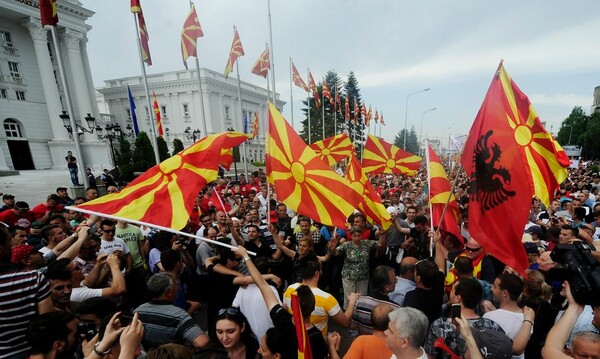 Κλιμακώνεται η αντιπαράθεση Σκοπίων - Τιράνων μετά το αδιέξοδο στις εκλογές της ΠΓΔΜ