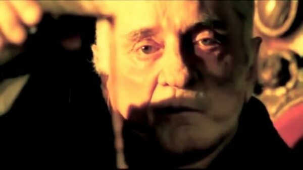 Η άγνωστη ιστορία πίσω από το βίντεοκλιπ «Hurt» του Johnny Cash κάνει το τραγούδι ακόμη πιο συγκινητικό