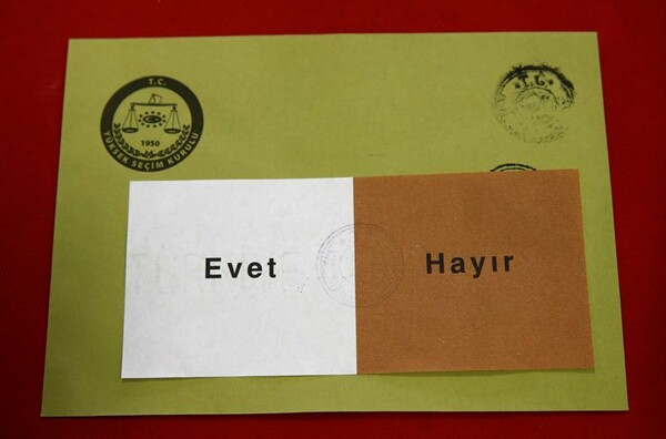 Toυρκία: Οι τελευταίες δημοσκοπήσεις για το δημοψήφισμα