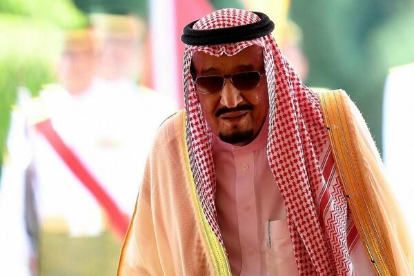 Οι υπερβολές και τα απίστευτα μέτρα για την τετραήμερη επίσκεψη του βασιλιά της Σαουδικής Αραβίας στην Ινδονησία