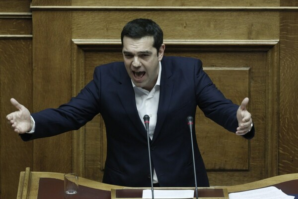 Ένταση μεταξύ Τσίπρα και Άδωνη στη Βουλή: Εδώ δεν είναι στούντιο τηλεπωλήσεων (video)