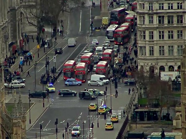 Λονδίνο: Διπλή επίθεση σε Κοινοβούλιο και γέφυρα του Ουεστμίνστερ - Τουλάχιστον δύο νεκροί και αρκετοί τραυματίες