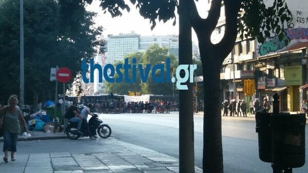 Θεσσαλονίκη: Έκλεισε η Εγνατία - Ισχυρές αστυνομικές δυνάμεις για την πορεία αντιεξουσιαστών κατά της ΧΑ