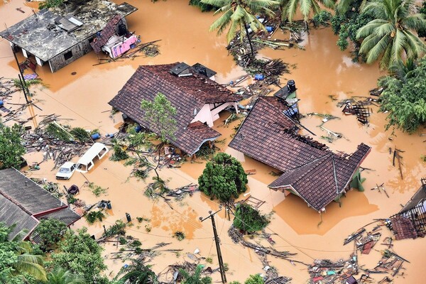 Σρι Λάνκα: Πλημμύρες και κατολισθήσεις από τους μουσώνες- Τουλάχιστον 92 νεκροί και 110 αγνοούμενοι
