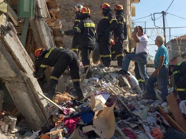 Μυτιλήνη: Νεκρή ανασύρθηκε από τα ερείπια η γυναίκα στη Βρίσα