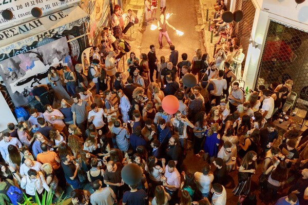 Ο «Μηλοκλέφτης» συστήθηκε επίσημα στο ελληνικό κοινό με ένα μεγάλο party