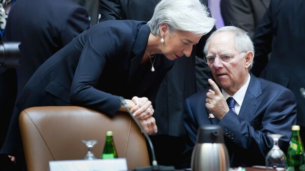 Handelsblatt: Συμβιβασμός μεταξύ Σόιμπλε και ΔΝΤ