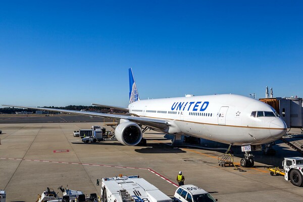 Η United Airlines θα προσφέρει 10 χιλ. δολάρια σε όσους επιβάτες εγκαταλείπουν εθελοντικά τις θέσεις τους
