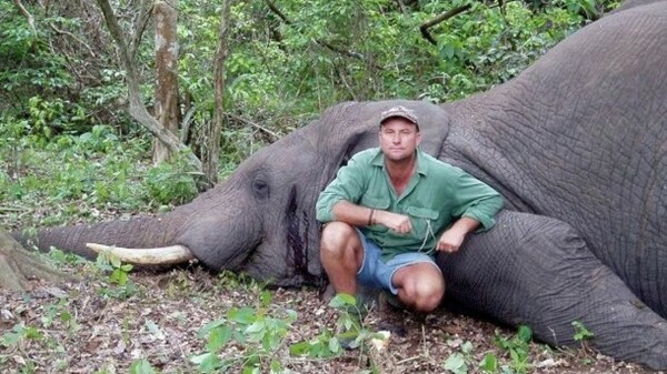 Κυνηγός που σκότωνε ελέφαντες πέθανε όταν ένας από αυτούς τον καταπλάκωσε