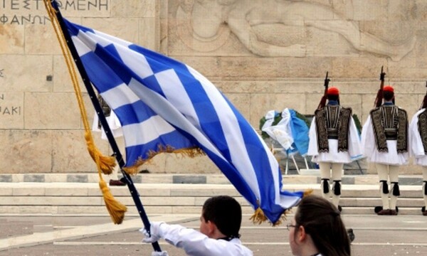 ΣΥΡΙΖΑ κατά Ν.Δ. για τους σημαιοφόρους:Είναι δέσμια ακραία συντηρητικών και αναχρονιστικών αντιλήψεων