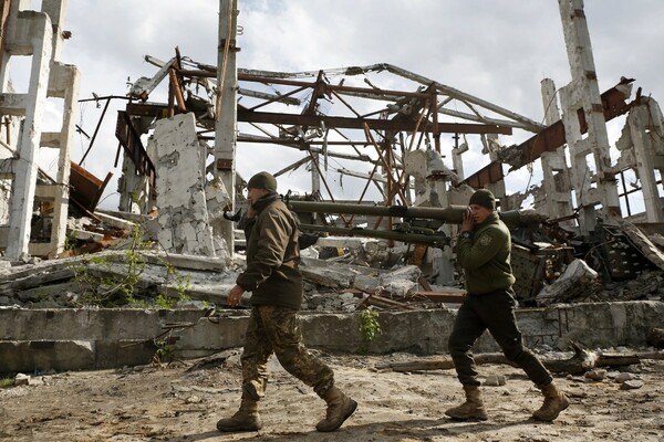 Η σύρραξη στην ανατολική Ουκρανία έχει στοιχίσει τη ζωή σε πάνω από 2.700 αμάχους