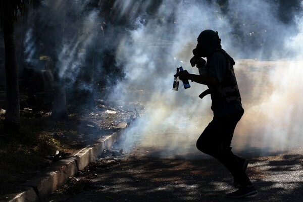 Χάος και πάλι στη Βενεζουέλα: Άλλοι δυο θάνατοι σε διαδηλώσεις