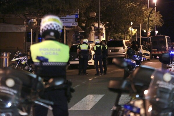 Τριήμερο πένθος στην Ισπανία μετά τα τρομοκρατικά χτυπήματα