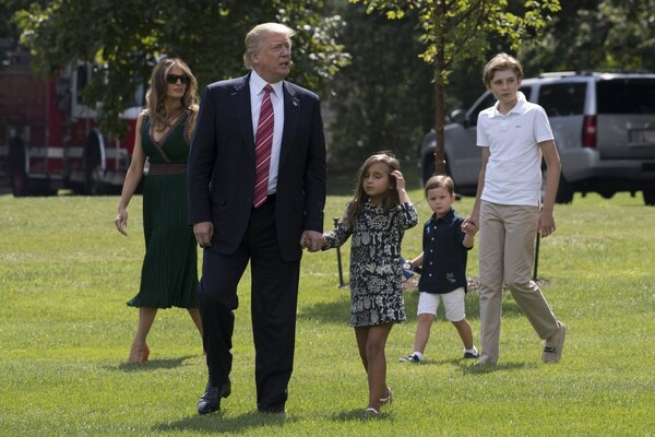 Νέο μέλος στην οικογένεια Τραμπ - Γεννήθηκε το 9ο εγγόνι του αμερικανού προέδρου