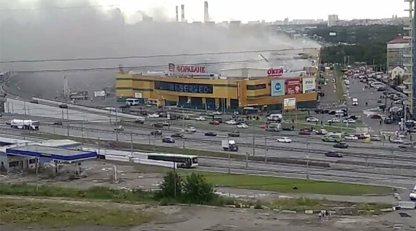 Πανικός στη Μόσχα από φωτιά σε εμπορικό κέντρο- 14 τραυματίες