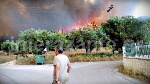 Μαίνεται η πυρκαγιά στη Ζάκυνθο- Ολονύχτια μάχη έδωσαν οι πυροσβέστες