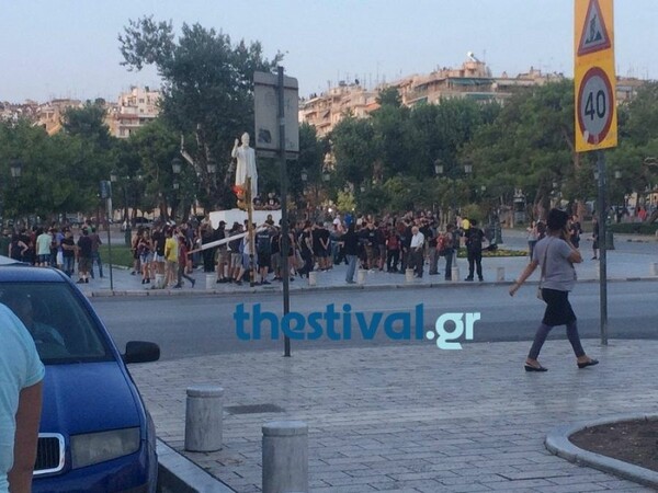 Ένταση σε πορεία αντιεξουσιαστών στη Θεσσαλονίκη - Επιτέθηκαν σε περαστικό που είχε τατουάζ σβάστικα