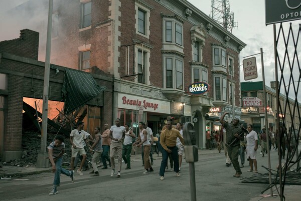 DETROIT: Η Κάθριν Μπίγκελοου σκηνοθετεί την εξέγερση του Ντιτρόιτ το καλοκαίρι του 1967