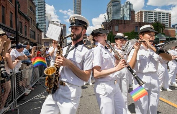 Έτσι απάντησε ο Καναδάς στην απαγόρευση των transgender από τον αμερικανικό στρατό