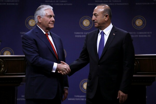 Τούρκοι και αμερικανοί αξιωματούχοι θα συναντηθούν για τη διευθέτηση της διπλωματικής κρίσης