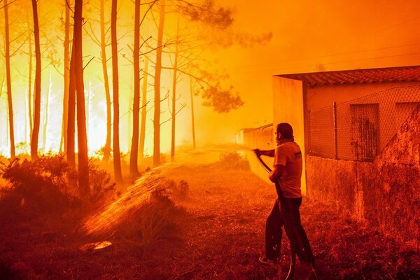 Ξεπέρασαν τους 30 οι νεκροί από τις πυρκαγιές στην Πορτογαλία - Μεταξύ των θυμάτων και ένα βρέφος