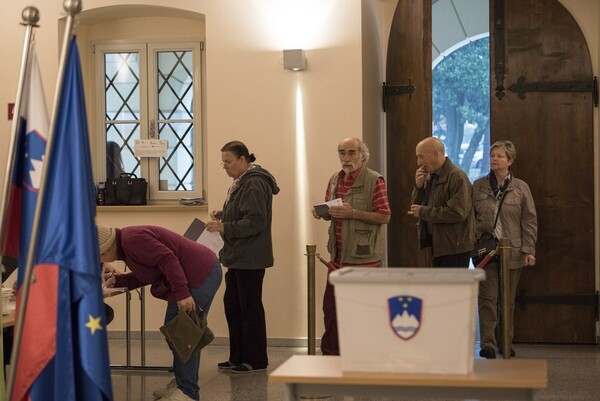 Εκλογές στη Σλοβενία - Φαβορί ο «πρόεδρος του Instagram» Μπόρουτ Πάχορ