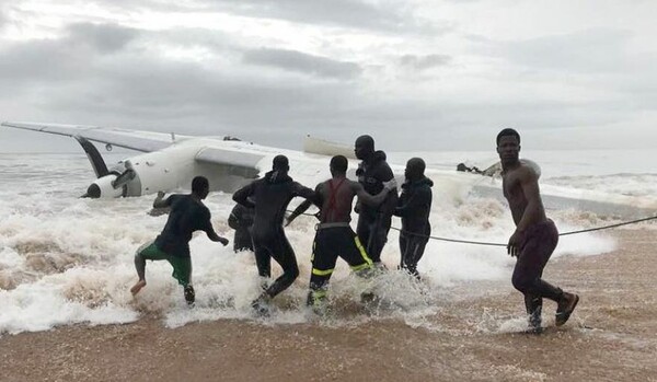 Ακτή Ελεφαντοστού: Nεκροί και τραυματίες από συντριβή μικρού αεροσκάφους