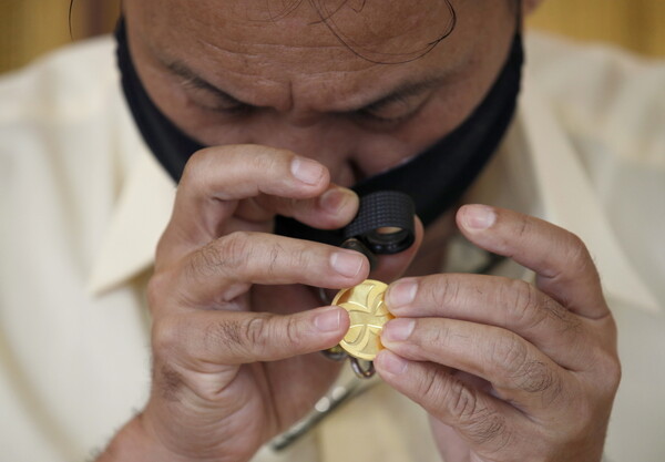 «Ράλι ανόδου» στις τιμές του χρυσού - Ο κορωνοϊός ωθεί τους επενδυτές στο πολύτιμο μέταλλο
