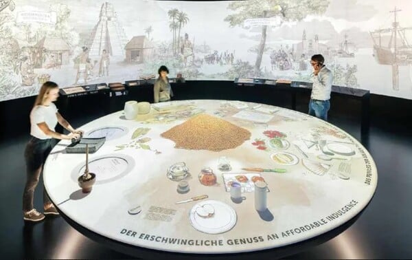 H Lindt δημιούργησε ένα τεράστιο Μουσείο Σοκολάτας σαν του Willy Wonka