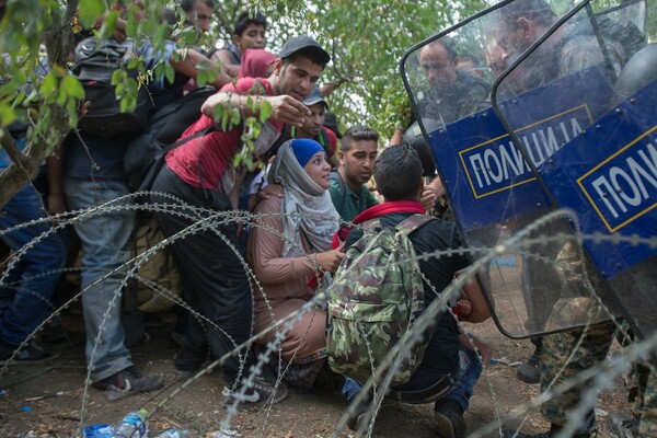 To χάος πίσω απ' τα σύρματα στα σύνορα - 20 φωτογραφίες και βίντεο από την Ειδομενή