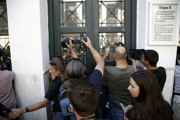 Aντιεξουσιαστές επιτέθηκαν σε δημοσιογράφους στην Ευελπίδων