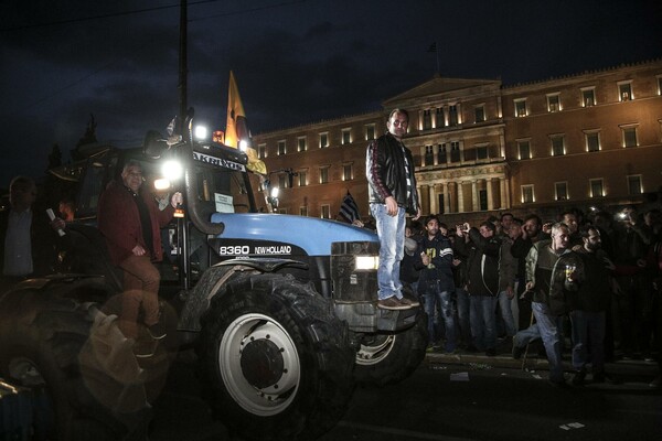 Η πολιορκία της Αθήνας - 50 φωτογραφίες από την επέλαση των αγροτών
