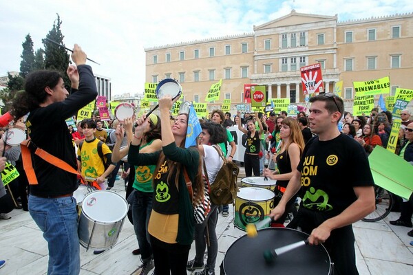 Οι Αθηναίοι σε πορεία για το κλίμα (ΦΩΤΟΡΕΠΟΡΤΑΖ)