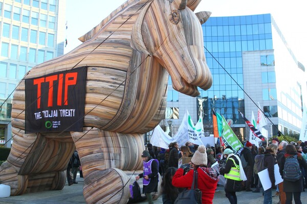 Greenpeace: «H Ελλάδα θα πληγεί ανεπανόρθωτα από την εφαρμογή της TTIP»