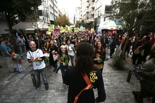 Οι Αθηναίοι σε πορεία για το κλίμα (ΦΩΤΟΡΕΠΟΡΤΑΖ)