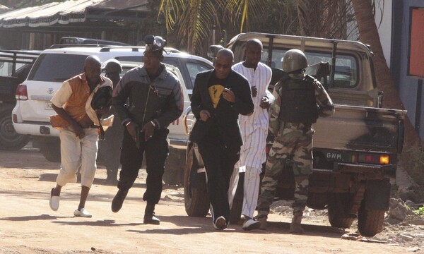 27 τα θύματα της ομηρείας στο ξενοδοχείο του Μάλι