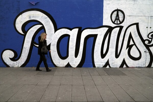Παρίσι, μια εβδομάδα μετά, μέσα από 19 φωτογραφίες