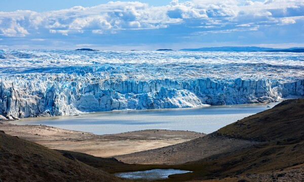 Το λιώσιμο των πάγων αλλάζει τον τρόπο που η Γη στρέφεται γύρω από τον άξονά της, λέει η NASA