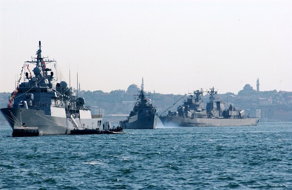 Τρία πολεμικά πλοία του ΝΑΤΟ υπό γερμανική διοίκηση κατευθύνονται άμεσα στο Αιγαίο