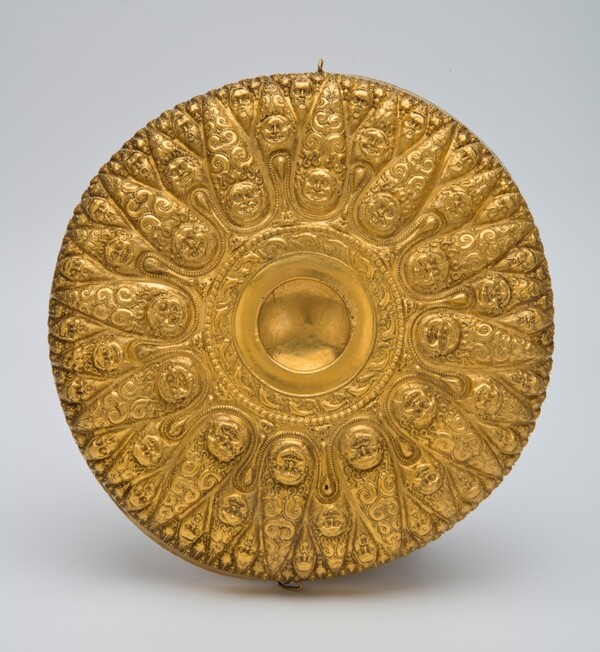 Τρία χρυσά αριστουργήματα μεταλλοτεχνίας καταφθάνουν από το Ερμιτάζ στο Μουσείο Ακρόπολης